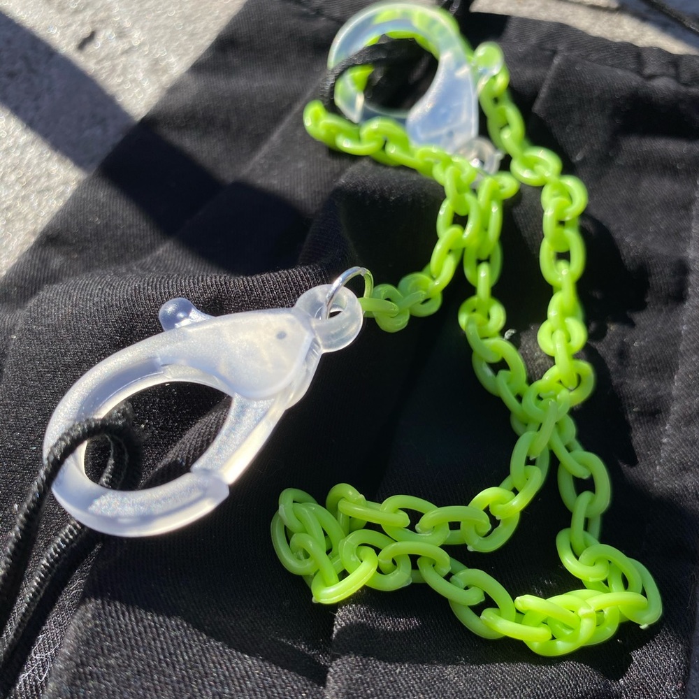 ⭐️SOLD⭐️ Mask Chain - GREEN